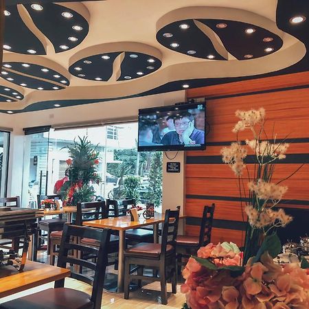 Rustic Crown Hotel アラミノス エクステリア 写真